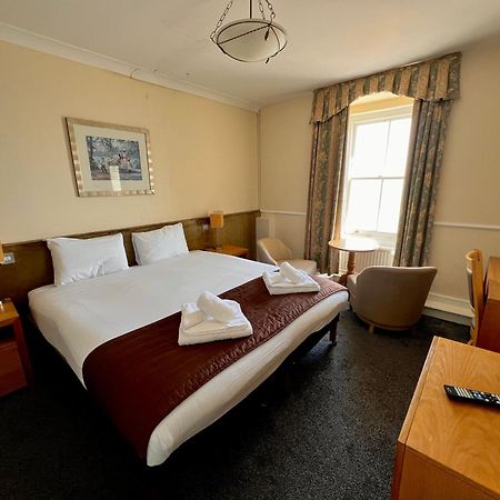Cavendish Hotel Eastbourne Bagian luar foto