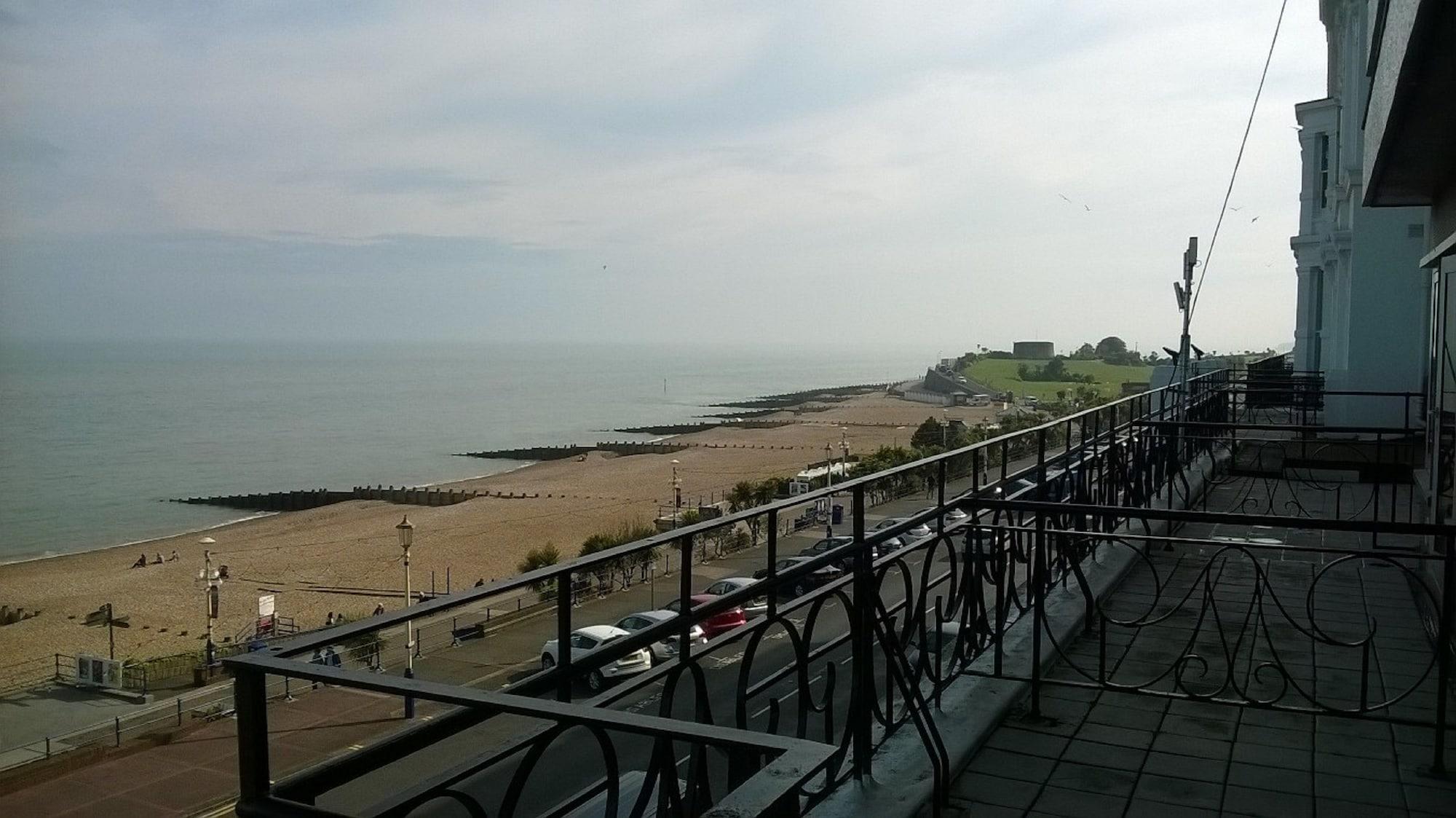 Cavendish Hotel Eastbourne Bagian luar foto