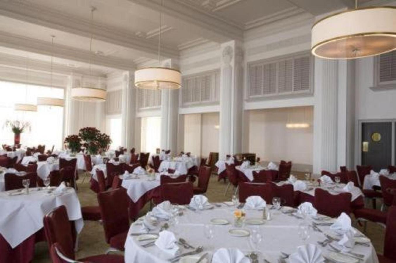 Cavendish Hotel Eastbourne Bagian luar foto
