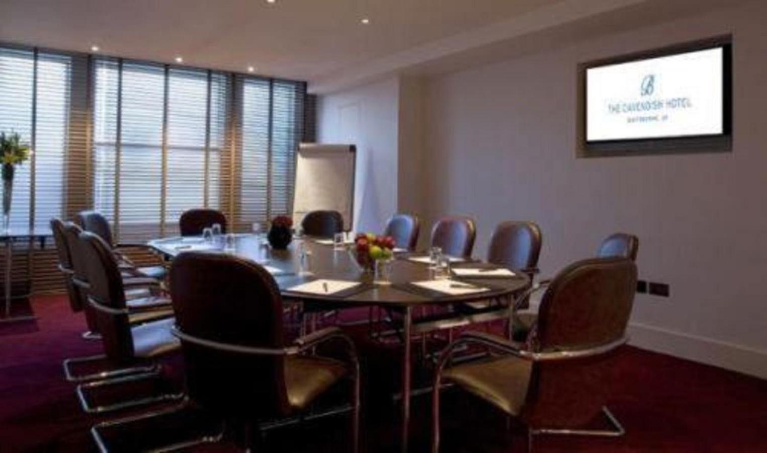 Cavendish Hotel Eastbourne Bagian luar foto