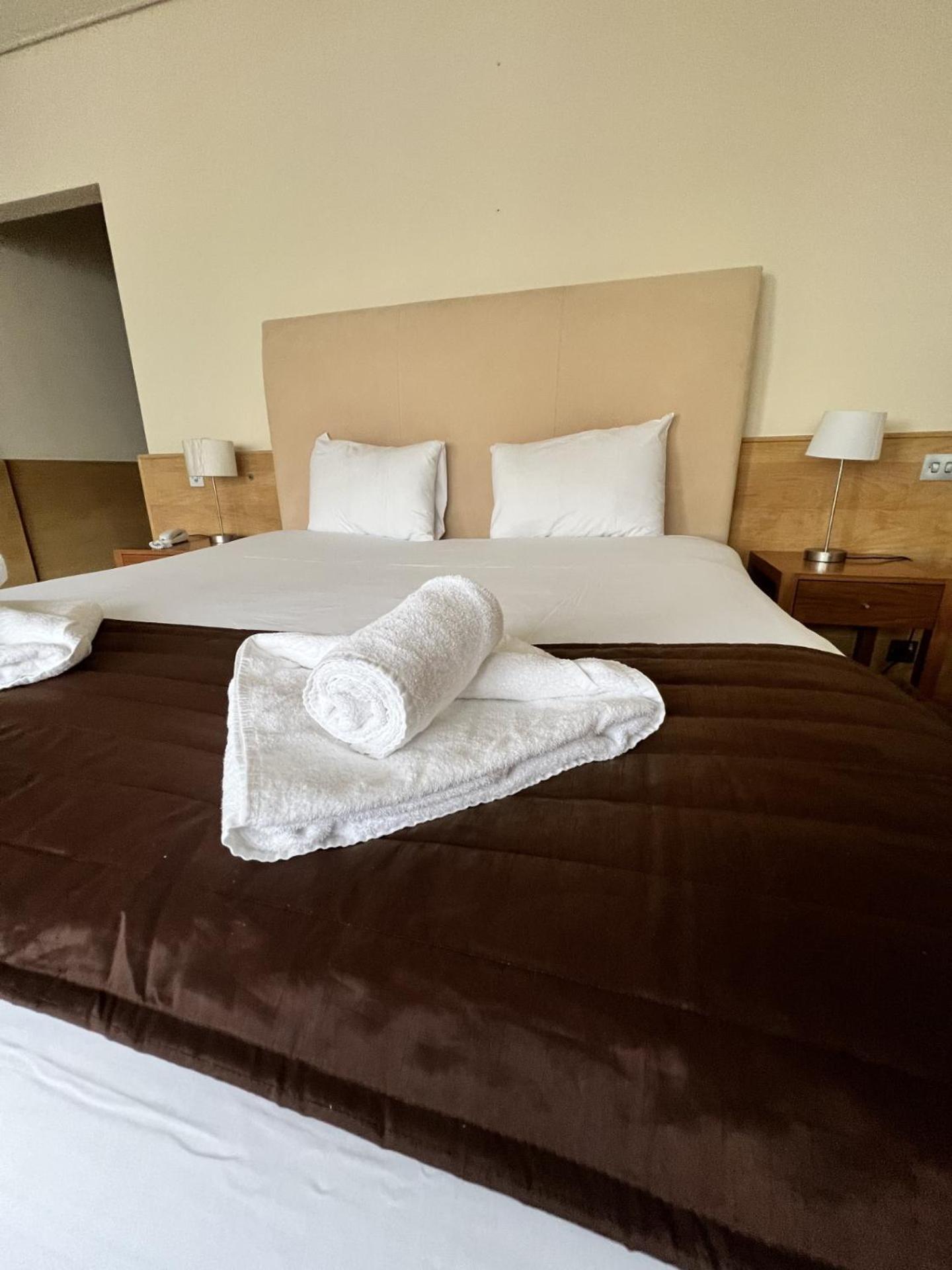 Cavendish Hotel Eastbourne Bagian luar foto