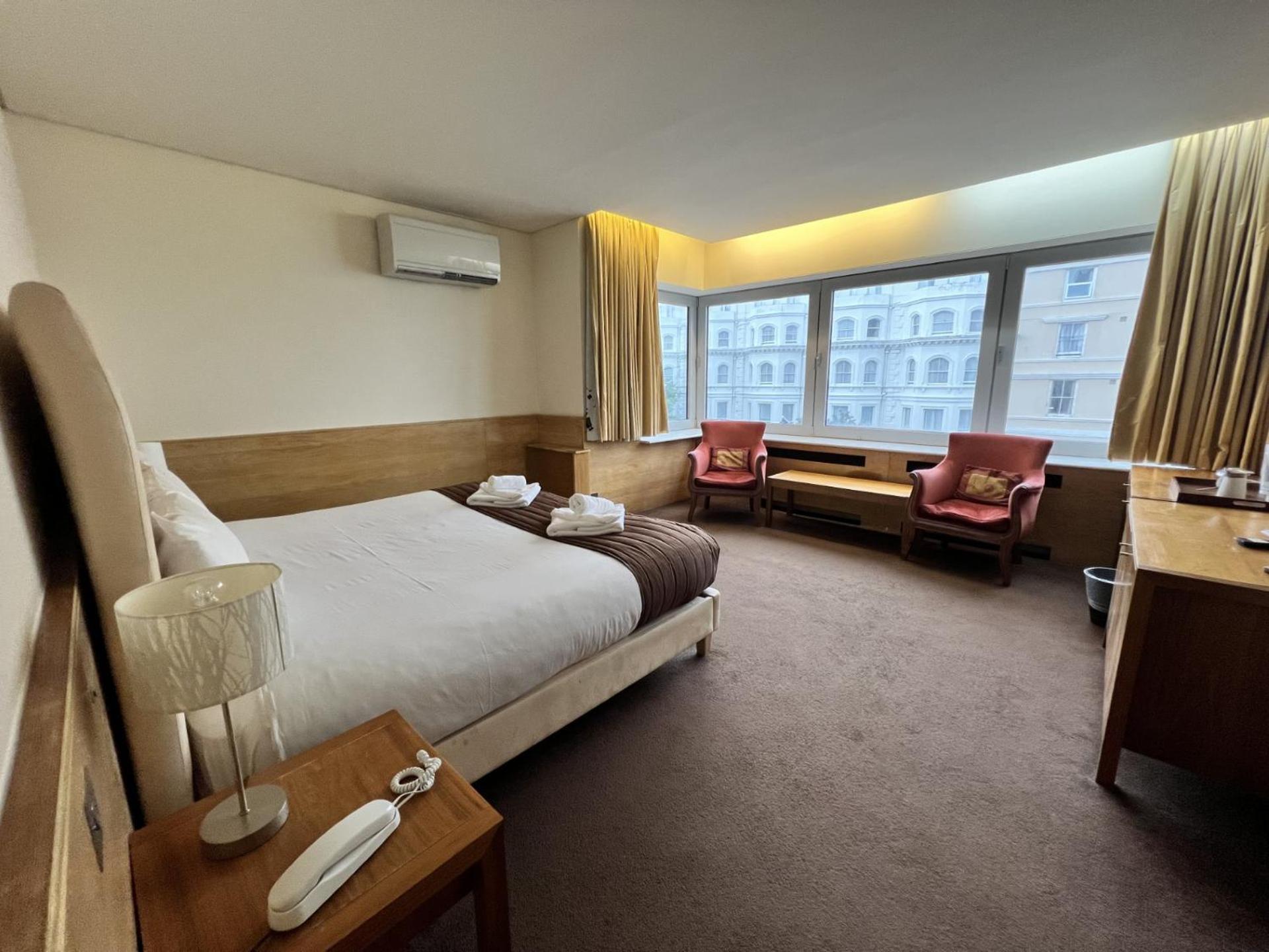 Cavendish Hotel Eastbourne Bagian luar foto