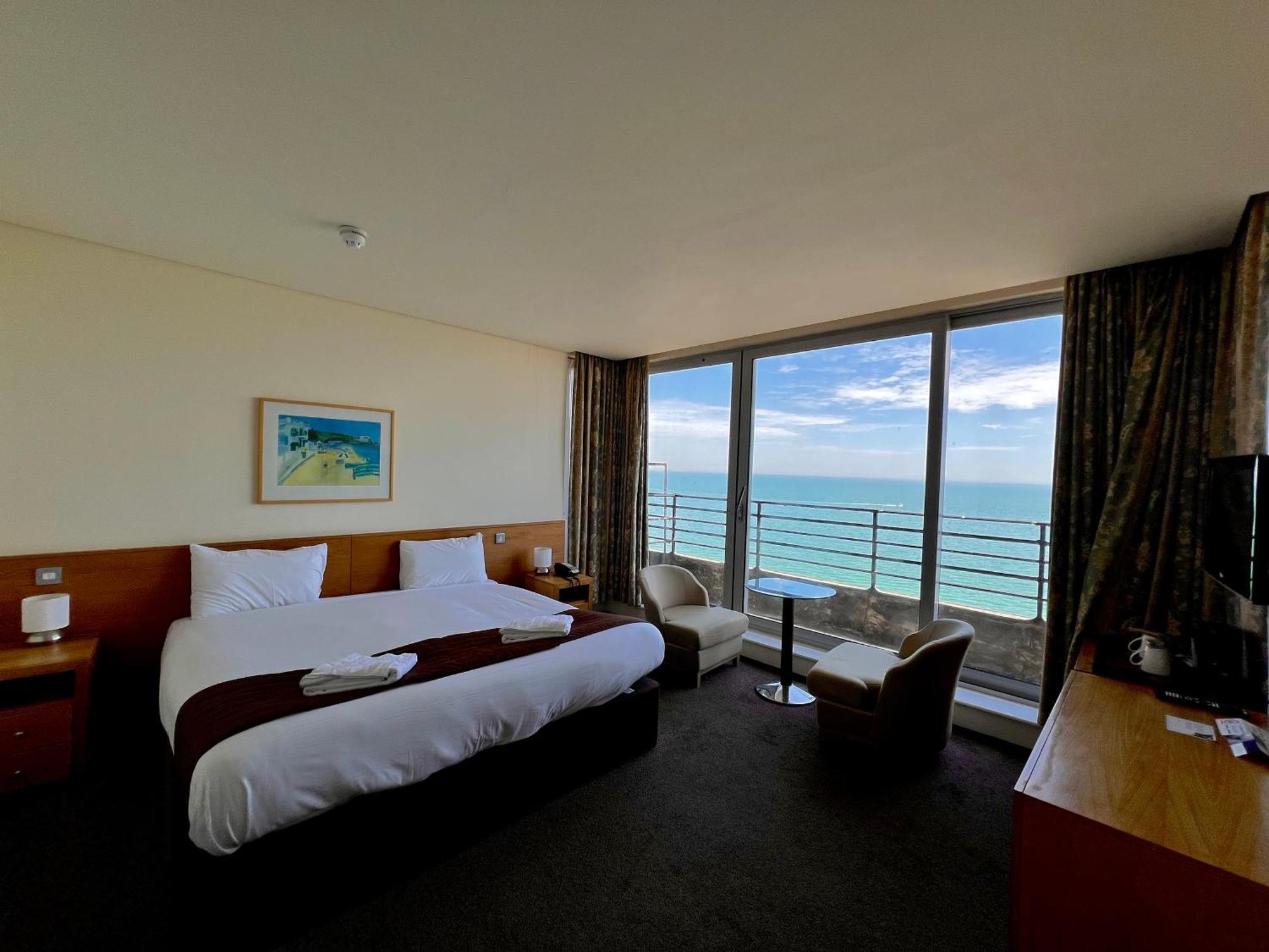 Cavendish Hotel Eastbourne Bagian luar foto