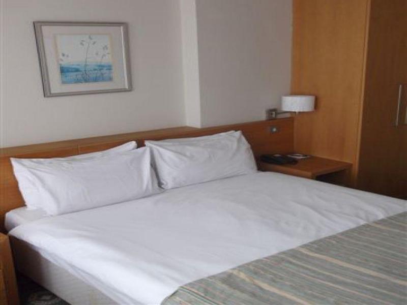 Cavendish Hotel Eastbourne Bagian luar foto