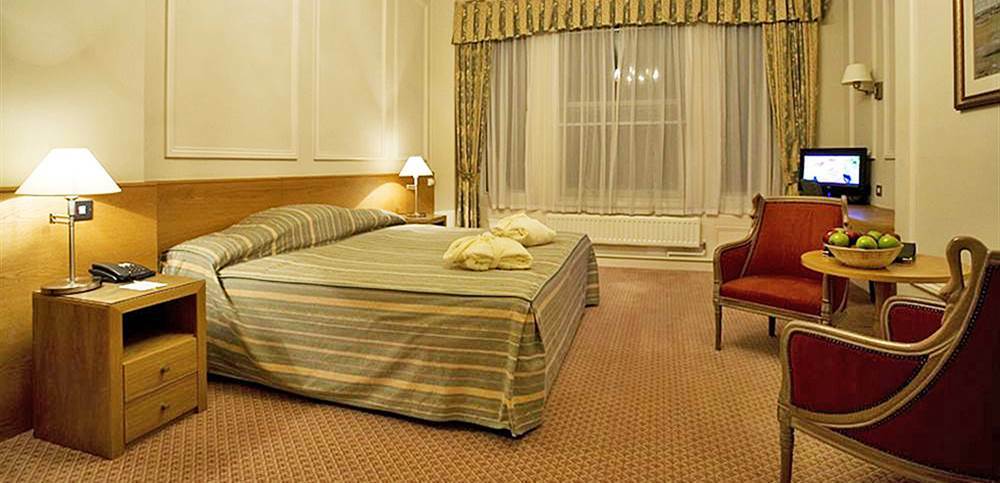 Cavendish Hotel Eastbourne Bagian luar foto
